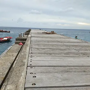 le-pere-marchand.comcaribbean.com/