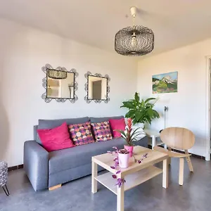 superb-1-bed-5-min-walk-to-the-beach-pointe-rouge.fr-provencehotel.com/