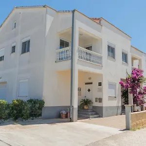  Apartman Rusula
