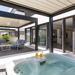  Apartman Shell Luxury Residences With Pool And Whirlpool
